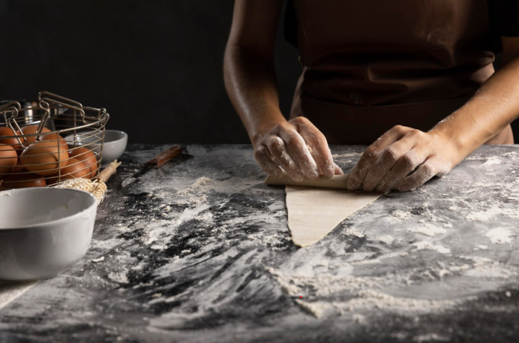 Frische Pasta zu Hause: Zubehör und Tipps für gleichmäßige Teigstreifen